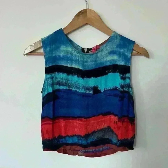 Eight Sixty Women’s Red Blue Gradient Crop Coastal Coachella Summer Top Small - Picture 5 of 9